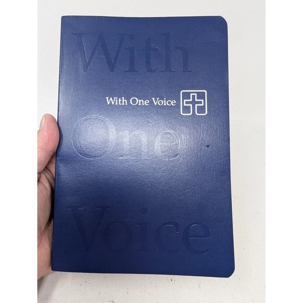 With One Voice Lutheran Hymnal Pew Edition 1995 Augsburg Softcover Worship